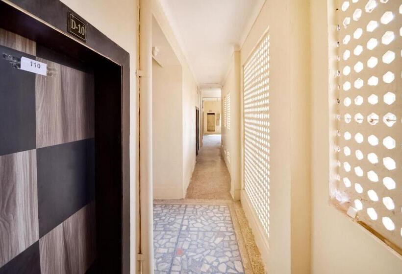 هتل Oyo 63331 Ambika Dx