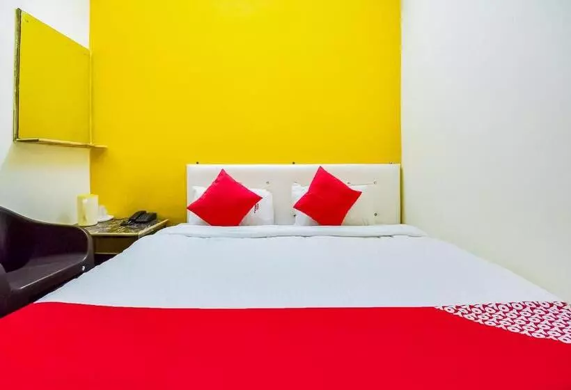 Hotelli Oyo 63331 Ambika Dx