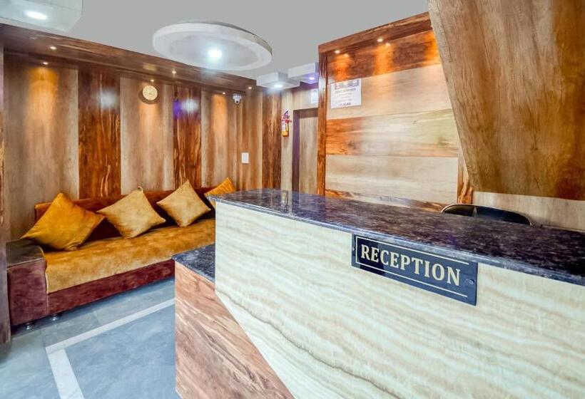 هتل Oyo 63331 Ambika Dx