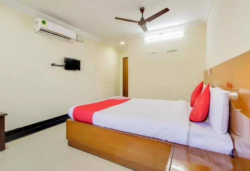 ホテル O Srinivasa Residency