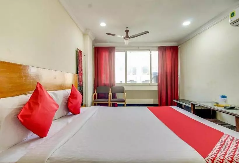 ホテル O Srinivasa Residency