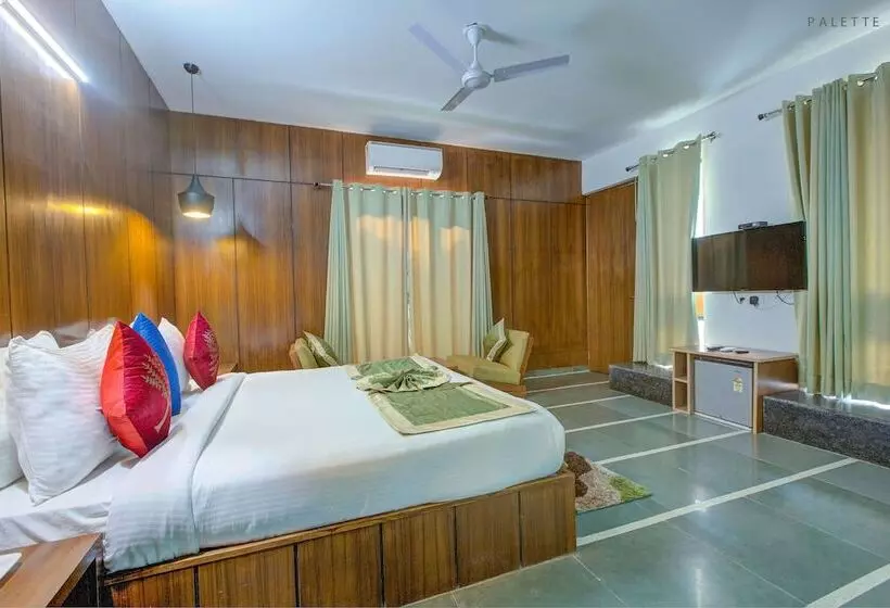 Hotelli The Cloyster Resort And Spa