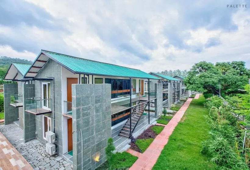 Hotelli The Cloyster Resort And Spa