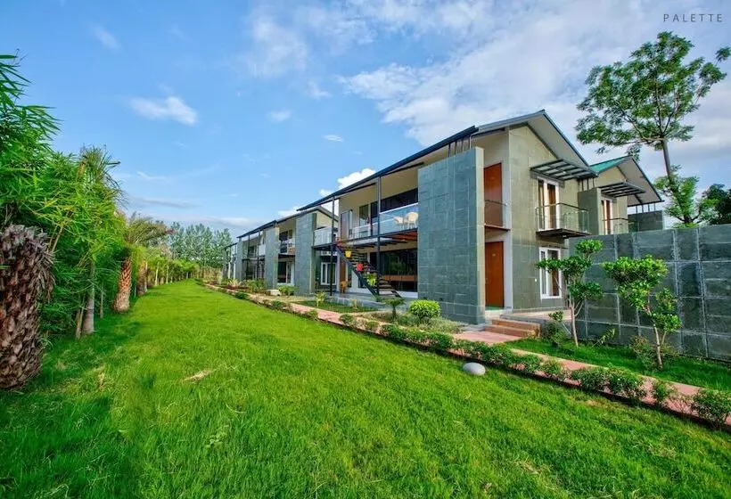 Hotelli The Cloyster Resort And Spa