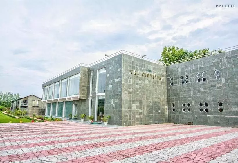 Hotelli The Cloyster Resort And Spa