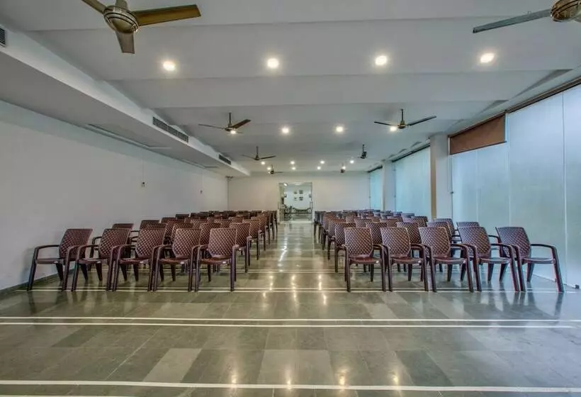 Hotelli The Cloyster Resort And Spa