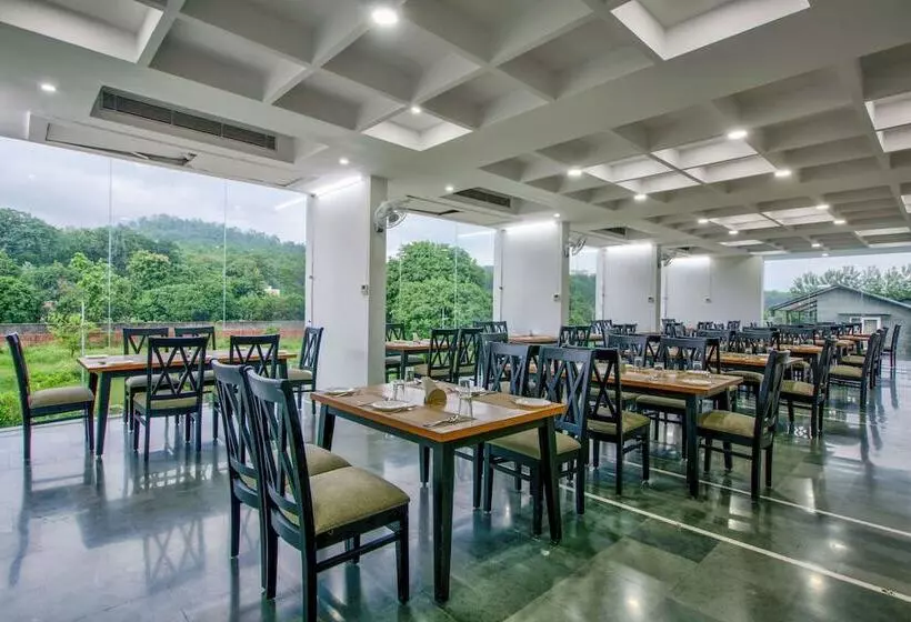 Hotelli The Cloyster Resort And Spa