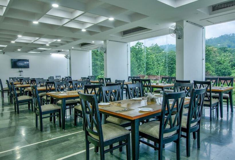 هتل The Cloyster Resort And Spa