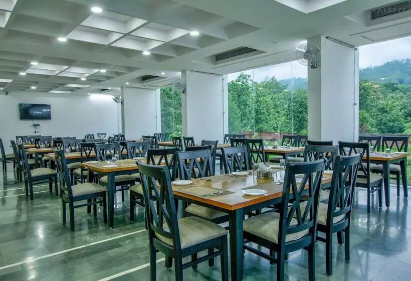 Hotelli The Cloyster Resort And Spa