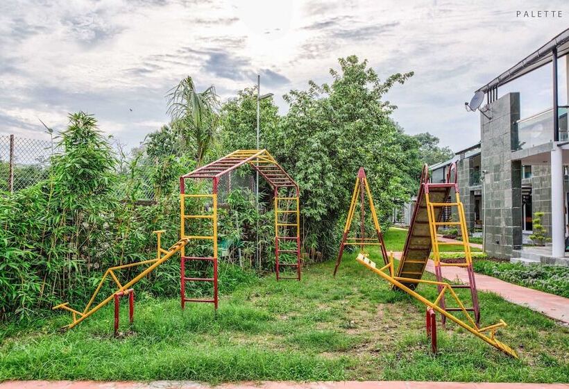 هتل The Cloyster Resort And Spa