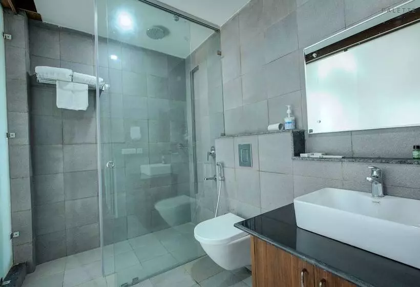 Hotelli The Cloyster Resort And Spa