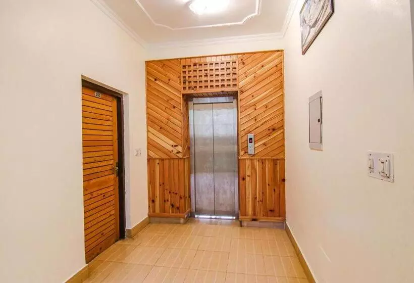 ユースホステル Greenwoods Inn Mcleodganj #parking #lift #all Balcony Rooms #rooftop Terrace #prime Location # Close