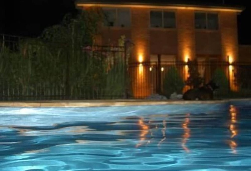 فندق على الطريق Bright On Track