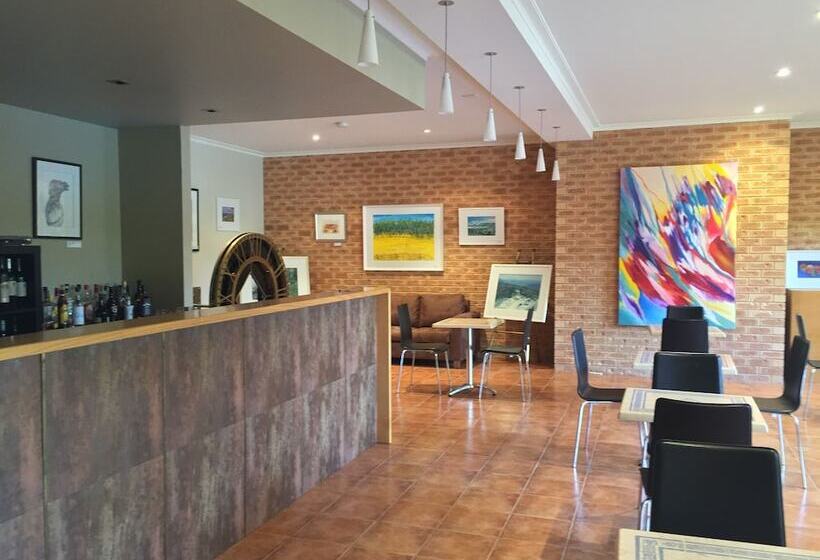 فندق على الطريق Bright On Track