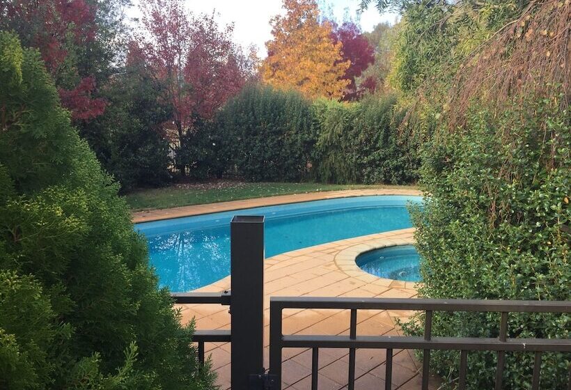 فندق على الطريق Bright On Track