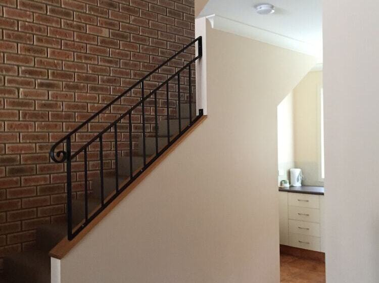 فندق على الطريق Bright On Track