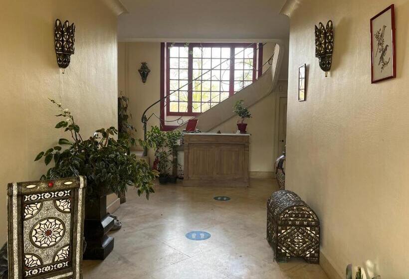 פנסיון Chateau De Mesnac