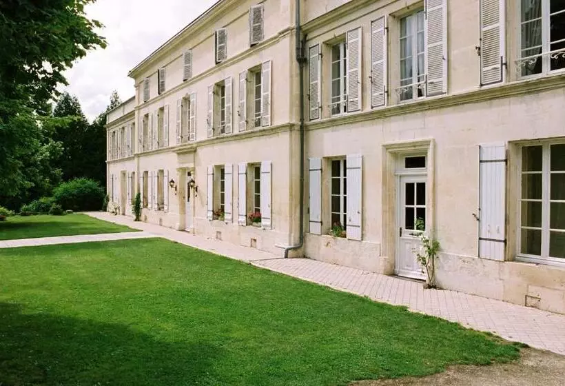 Majatalo Chateau De Mesnac