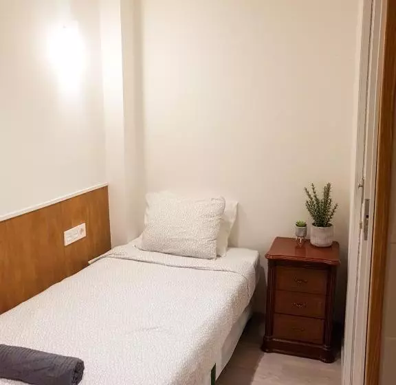 ペンション Waves Guesthouse