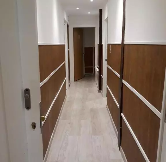 ペンション Waves Guesthouse