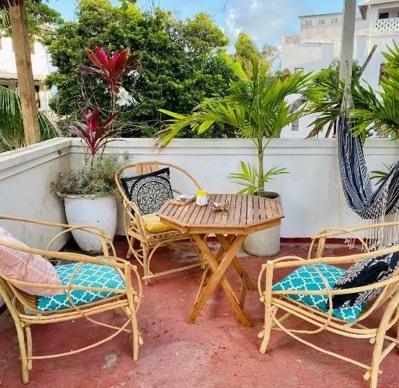 تختخواب و صبحانه Balcony House