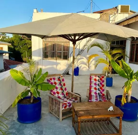 تختخواب و صبحانه Balcony House