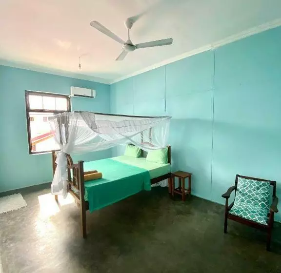 تختخواب و صبحانه Balcony House