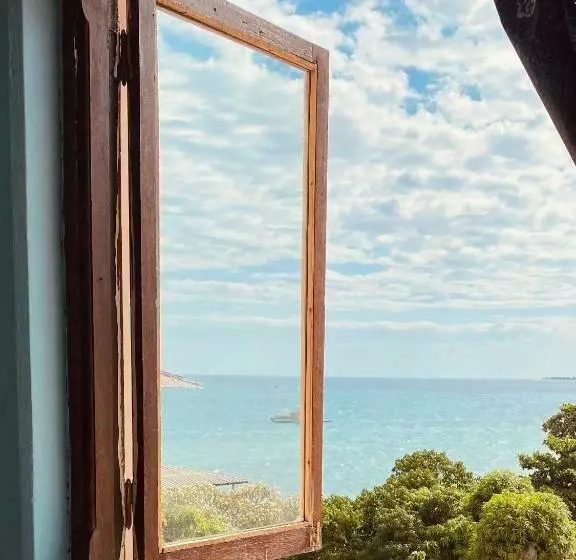 تختخواب و صبحانه Balcony House