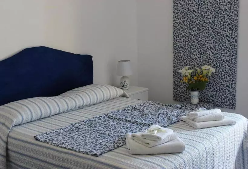 تختخواب و صبحانه Casa Blu Cobalto