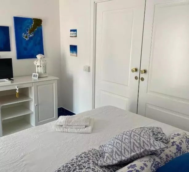 تختخواب و صبحانه Casa Blu Cobalto