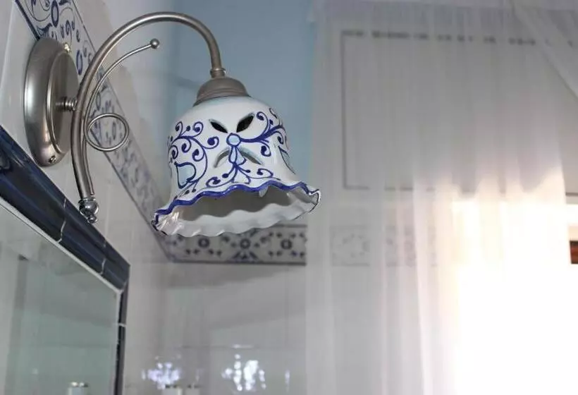 تختخواب و صبحانه Casa Blu Cobalto