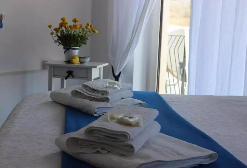 تختخواب و صبحانه Casa Blu Cobalto
