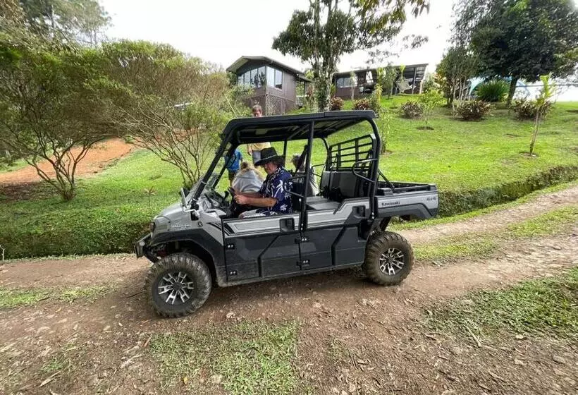 Aamiaismajoitus (B&B) The Lodge At Reventazon River Mountain Ranch