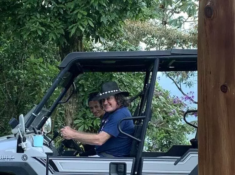 Aamiaismajoitus (B&B) The Lodge At Reventazon River Mountain Ranch