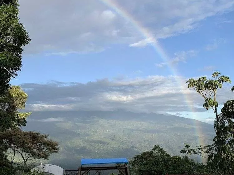 Aamiaismajoitus (B&B) The Lodge At Reventazon River Mountain Ranch