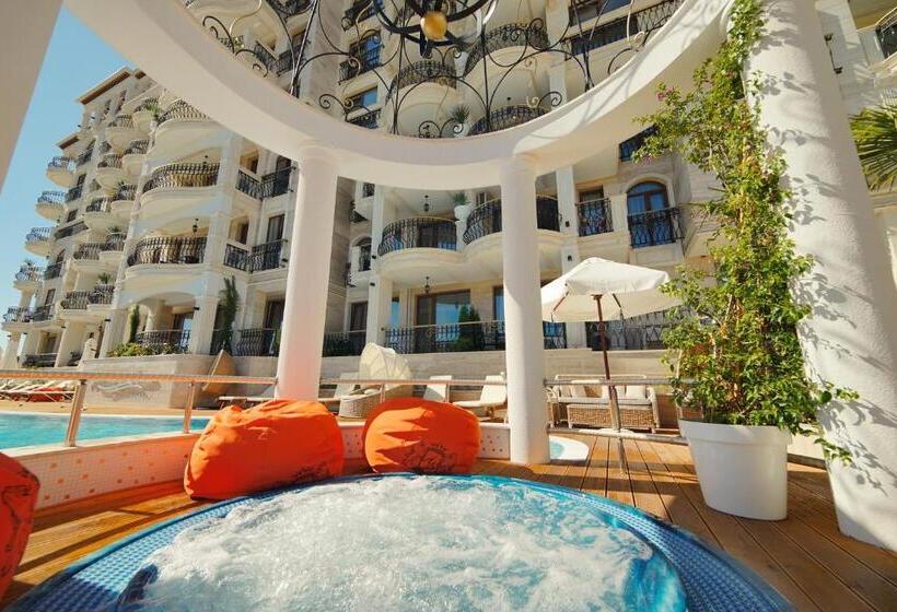 Harmony Suites Saint Vlas