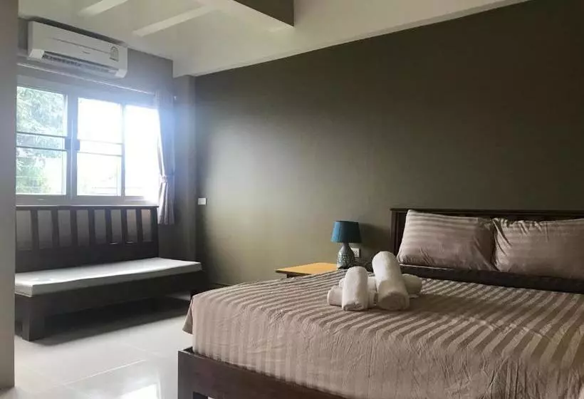 Hotelli Baan Ton Chan