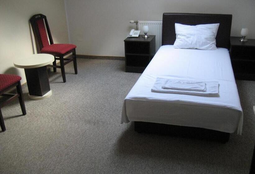 هتل Feniks Požarevac