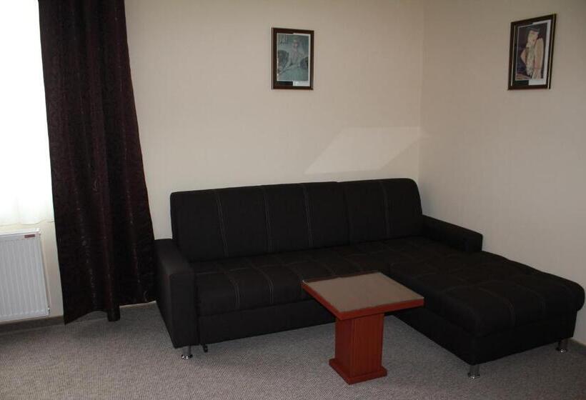 هتل Feniks Požarevac