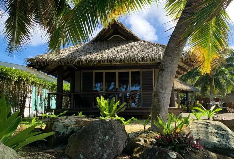 هتل Muri Beach Hideaway   Adults Only