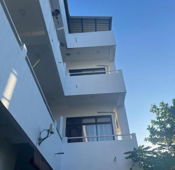 בית מלון כפרי The Bay