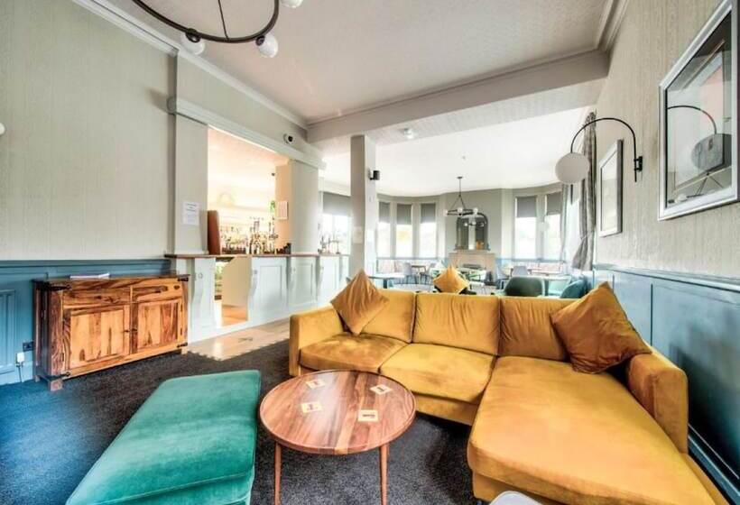 Отель The Castle