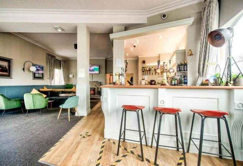 Отель The Castle