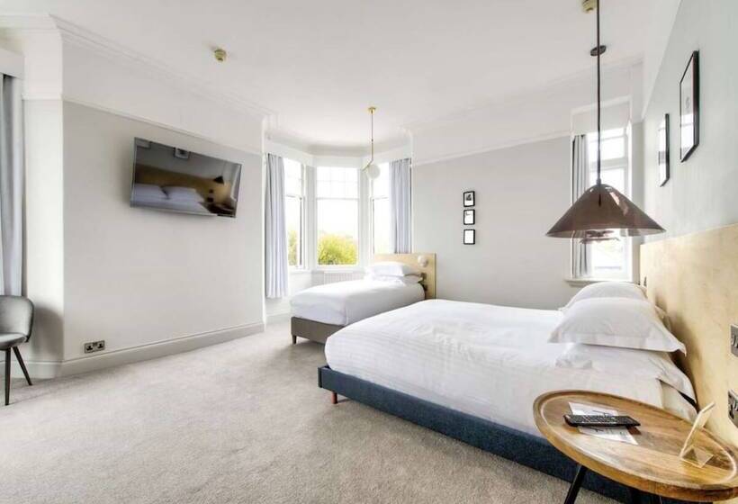 Отель The Castle