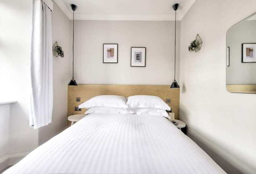 Отель The Castle