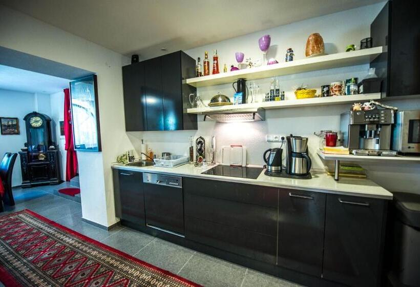 ペンション Moroder Haus