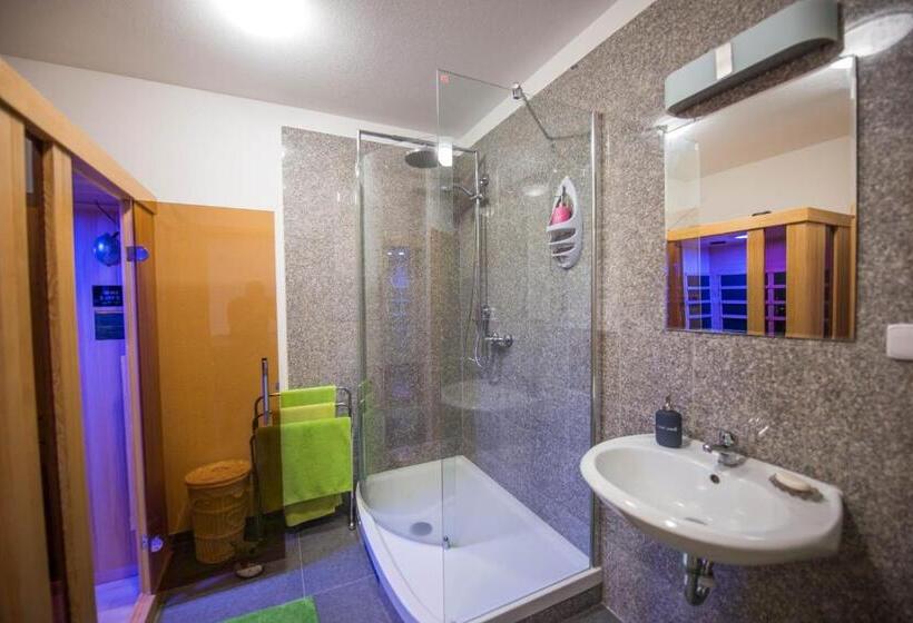 ペンション Moroder Haus