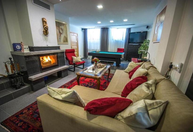 ペンション Moroder Haus