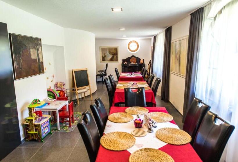 ペンション Moroder Haus