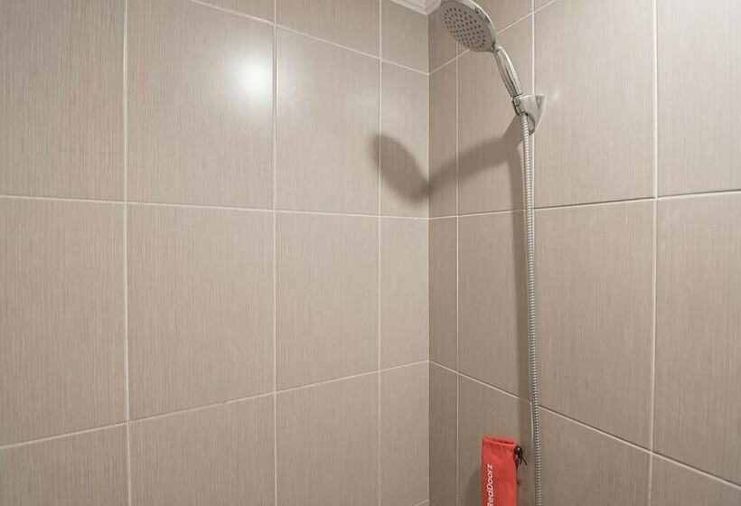 פנסיון Reddoorz Apartment @ Grand Asia Afrika